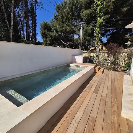 Avec Piscine, Climatisee, Wifi, A Pied